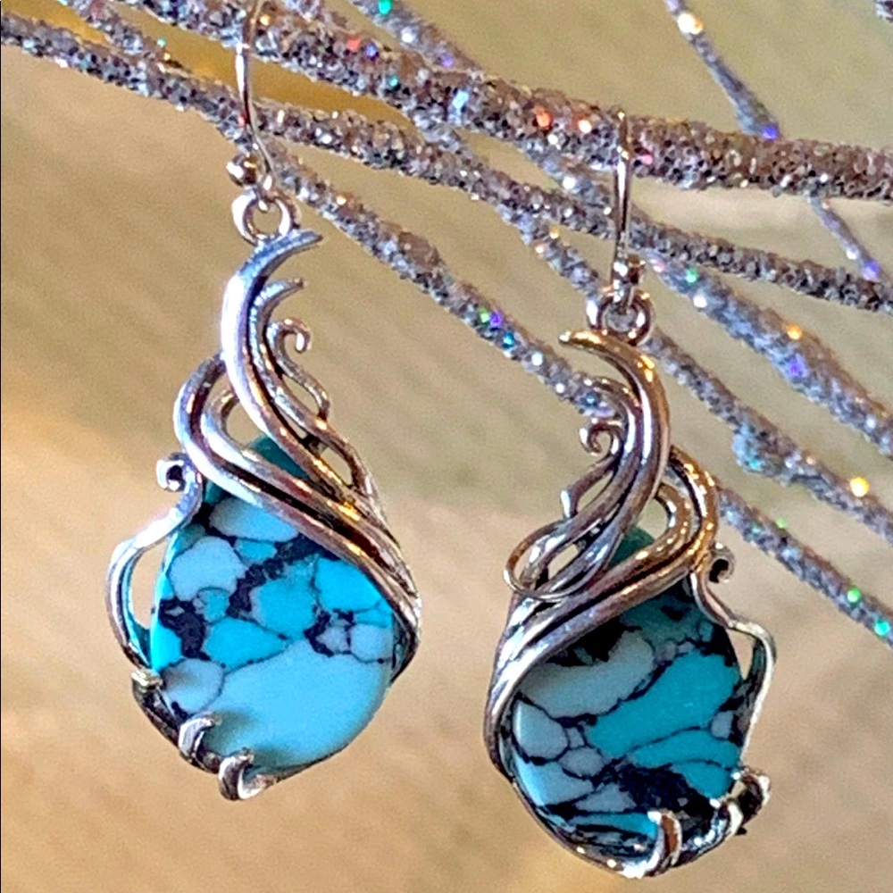 “Water Drop" Turquoise Earrings